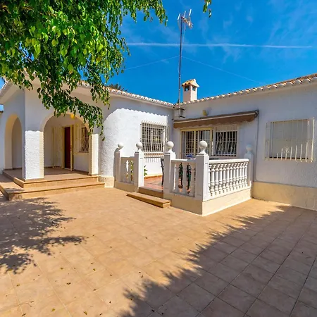 Nyaraló He Lola- Zenia
